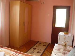 Гостевой дом Rooms Banićević Рисан Трехместный номер-4