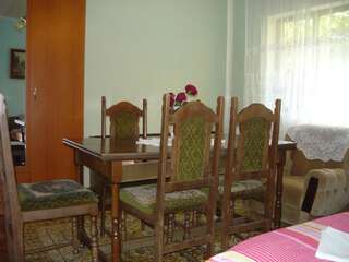 Гостевой дом Rooms Banićević Рисан Четырехместный номер-4